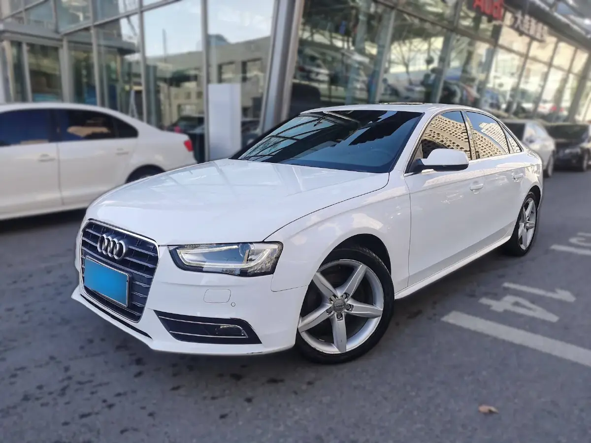 2015 Audi A4L 2.0T 180HP L4 CVT