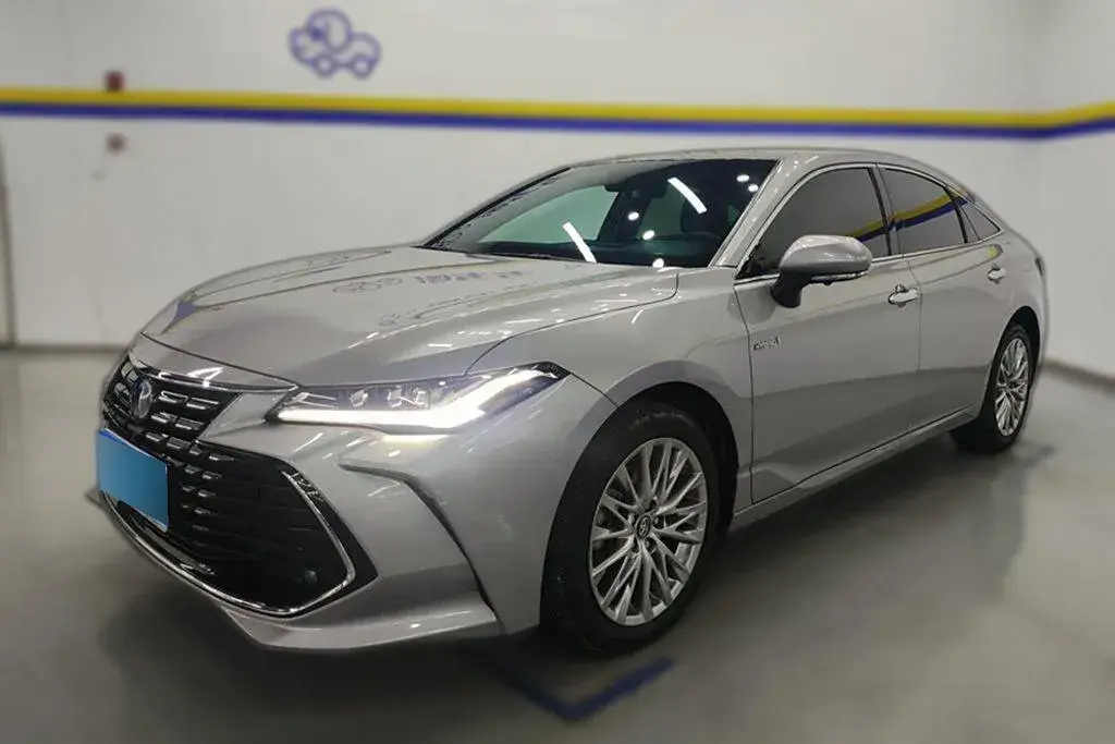 2023 Toyota Avalon 2.5L 178HP L4 E-CVT Hybrid