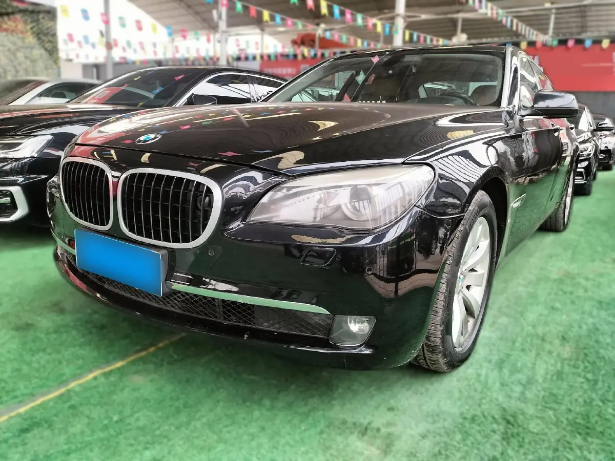 2009 BMW 7 Series 3.0T 326HP L6 6AT