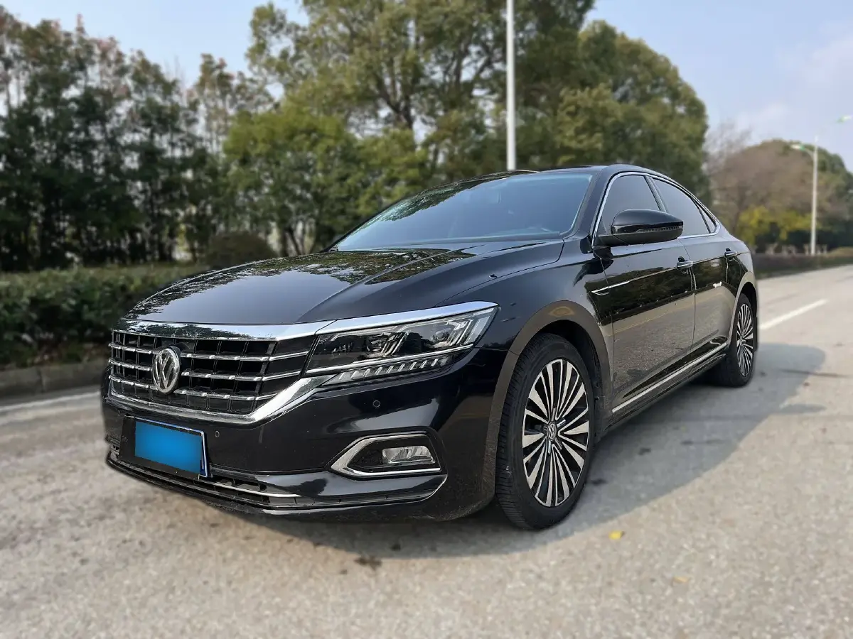 2019 Volkswagen Passat 2.0T 186HP L4 7DCT