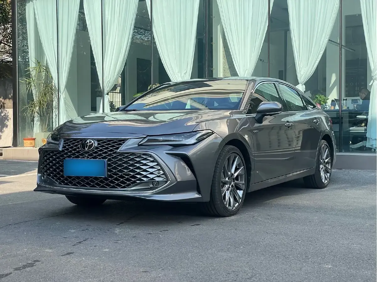 2024 Toyota Avalon 2.5L 185HP L4 E-CVT Hybrid