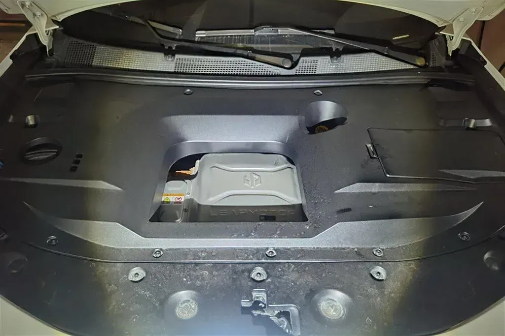 2019 Leapmotor S01 BEV 35.6KWH,autocango,china used car exporter,china ev exporter,chinese used car exporter,chinese used ev exporter