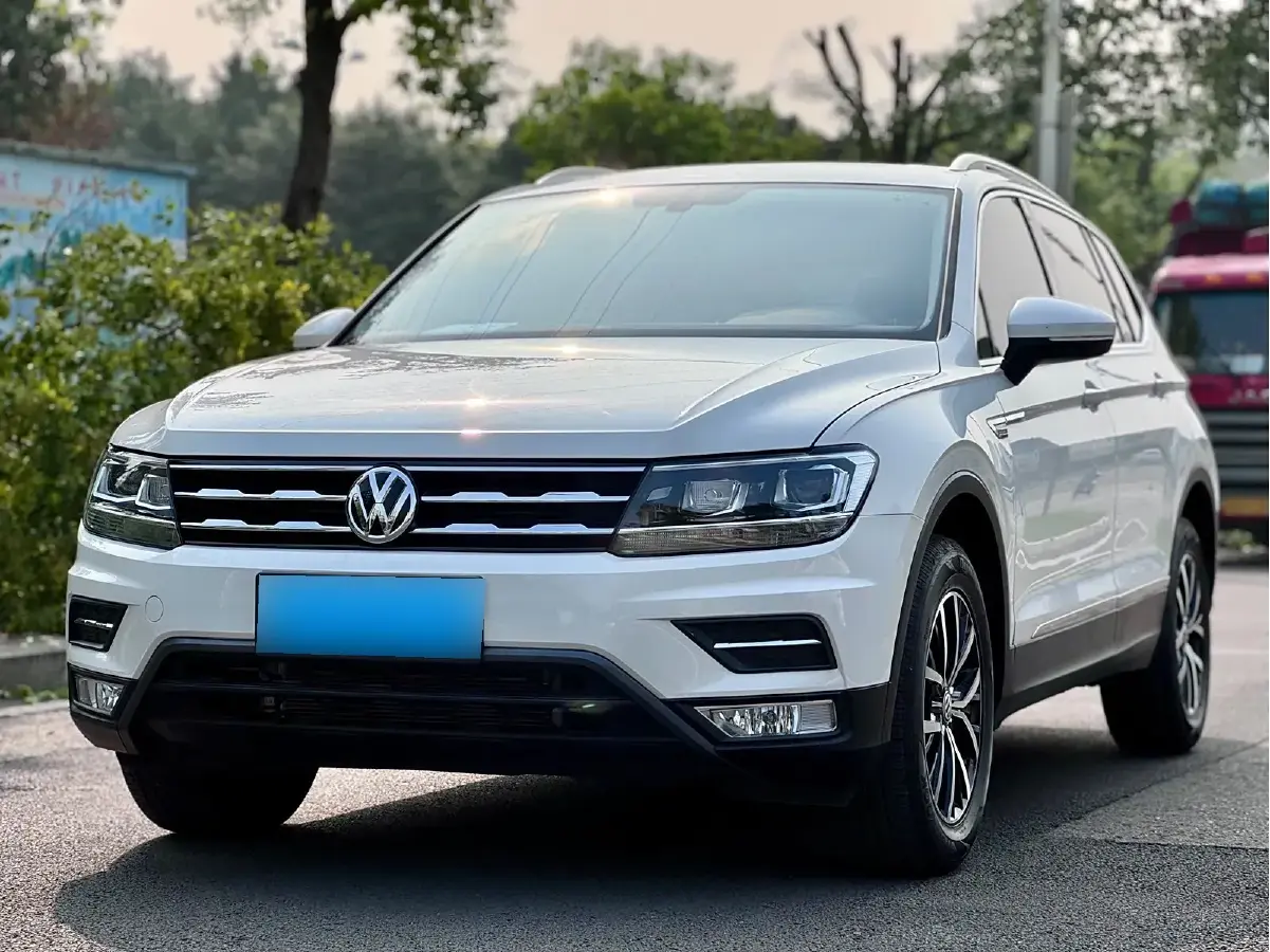 2018 Volkswagen Tiguan L 2.0T 186HP L4 7DCT