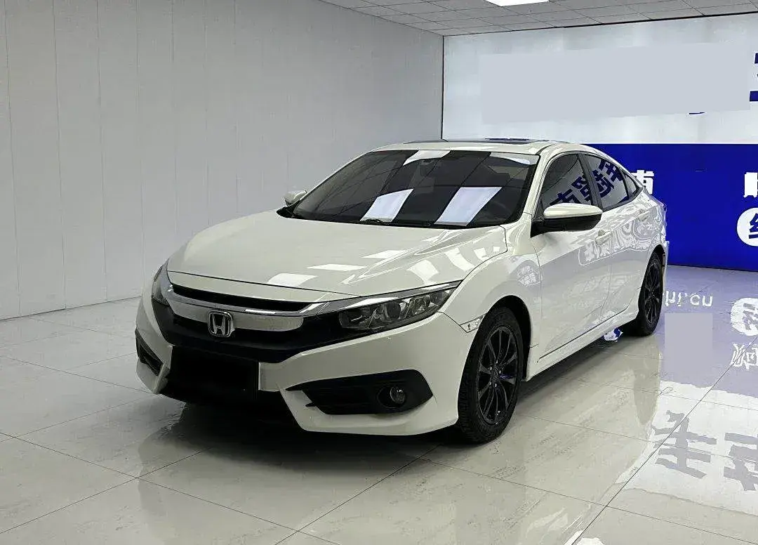 2016 Honda Civic 1.0T 125HP L3 CVT