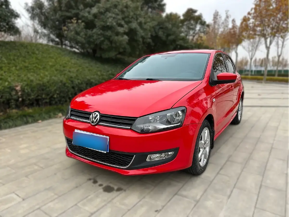 2013 Volkswagen Polo 1.6L 105HP L4 6AT