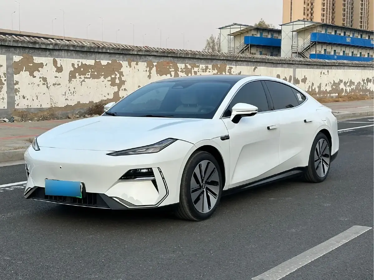 2024 Geely Galaxy E8 BEV 76KWH