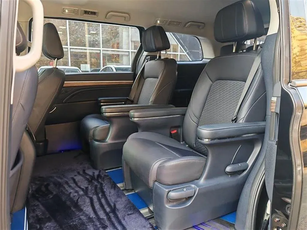 2021 GAC Trumpchi M8 2.0T 252HP L4 8AT,autocango,china used car exporter,china ev exporter,chinese used car exporter,chinese used ev exporter