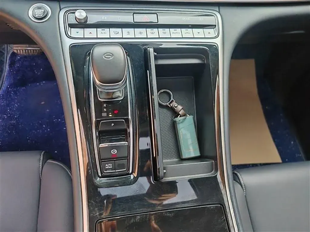 2021 GAC Trumpchi M8 2.0T 252HP L4 8AT,autocango,china used car exporter,china ev exporter,chinese used car exporter,chinese used ev exporter