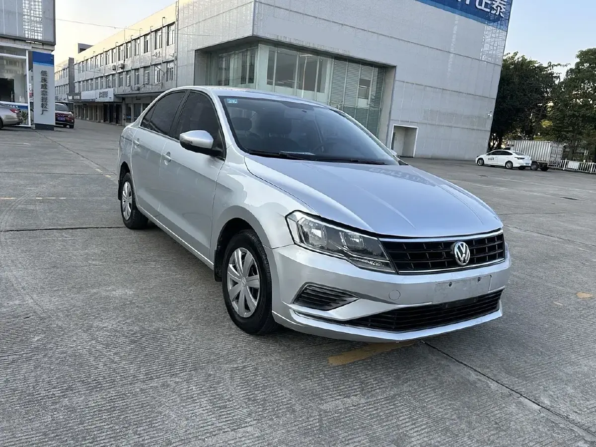 2017 Volkswagen Jetta 1.4L 90HP L4 5MT