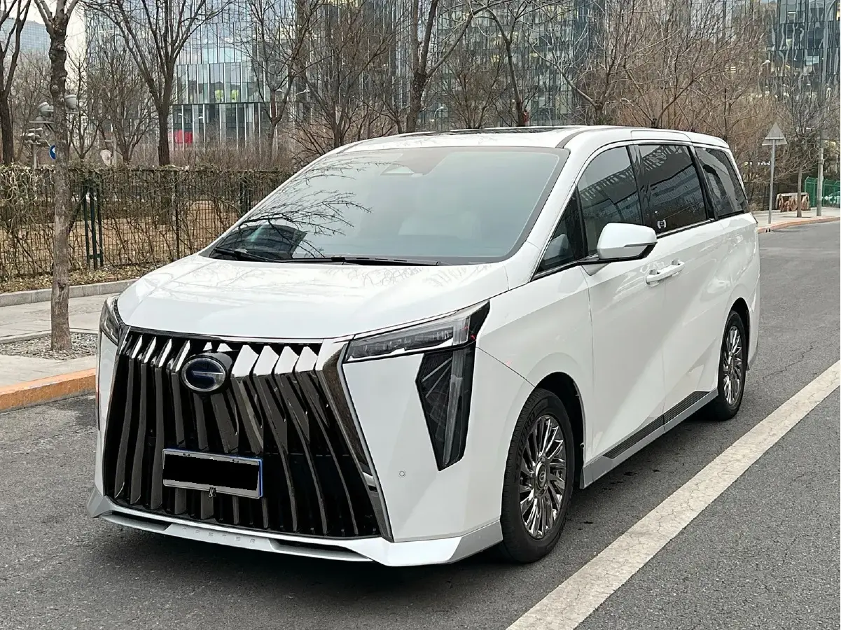 2023 GAC Trumpchi M8 2.0T 190HP L4 E-CVT Hybrid