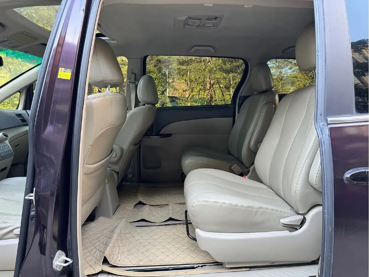 2013 BYD M6 2.4L 167HP L4 6MT,autocango,china used car exporter,china ev exporter,chinese used car exporter,chinese used ev exporter