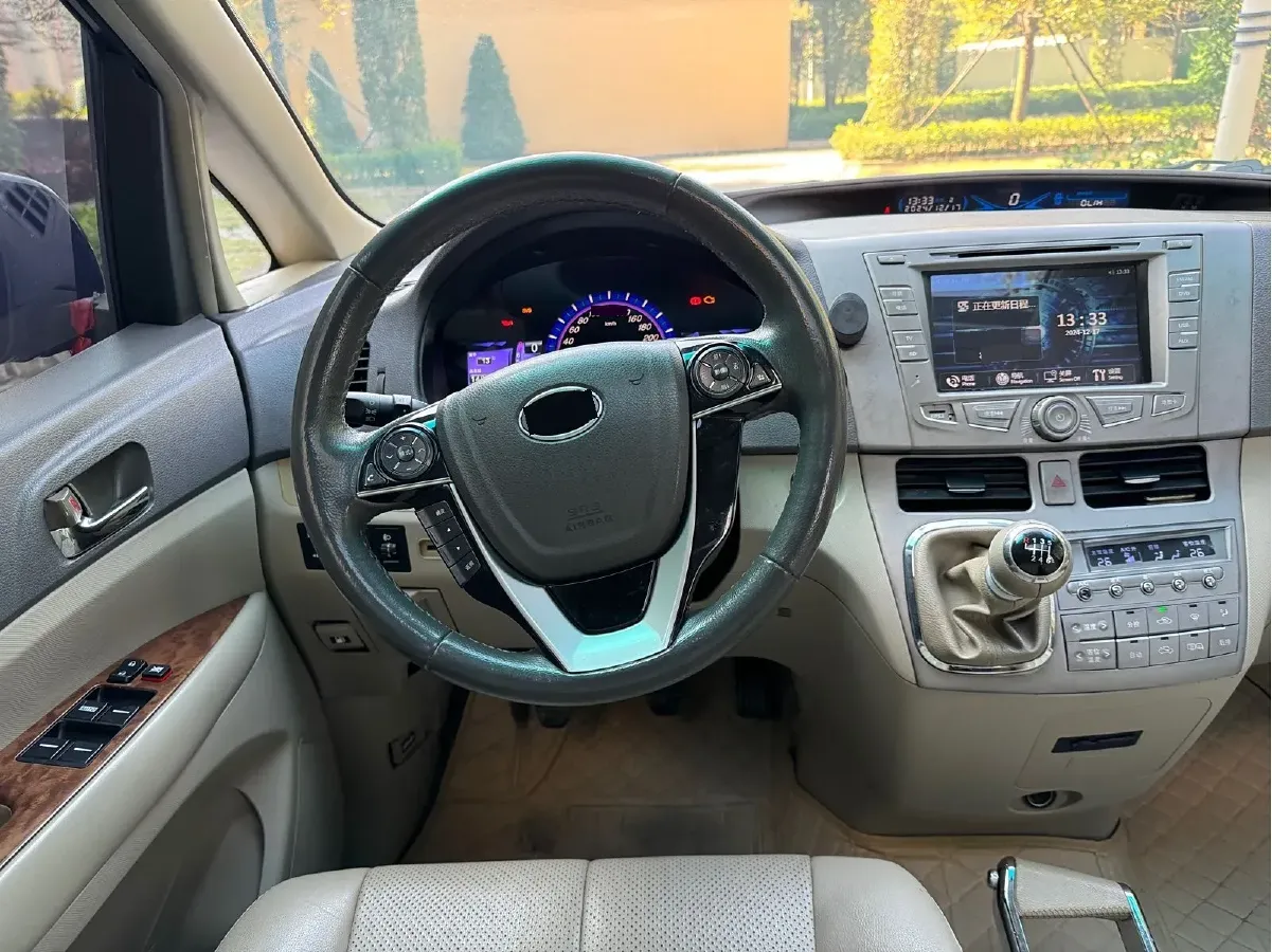 2013 BYD M6 2.4L 167HP L4 6MT,autocango,china used car exporter,china ev exporter,chinese used car exporter,chinese used ev exporter