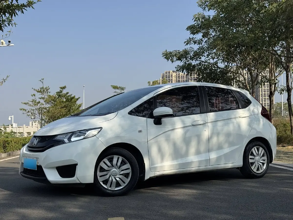 2016 Honda Fit 1.5L 131HP L4 CVT