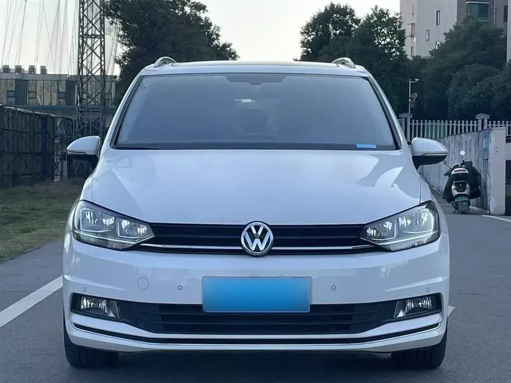 2018 Volkswagen Touran 1.4T 150HP L4 7DCT,autocango,china used car exporter,china ev exporter,chinese used car exporter,chinese used ev exporter