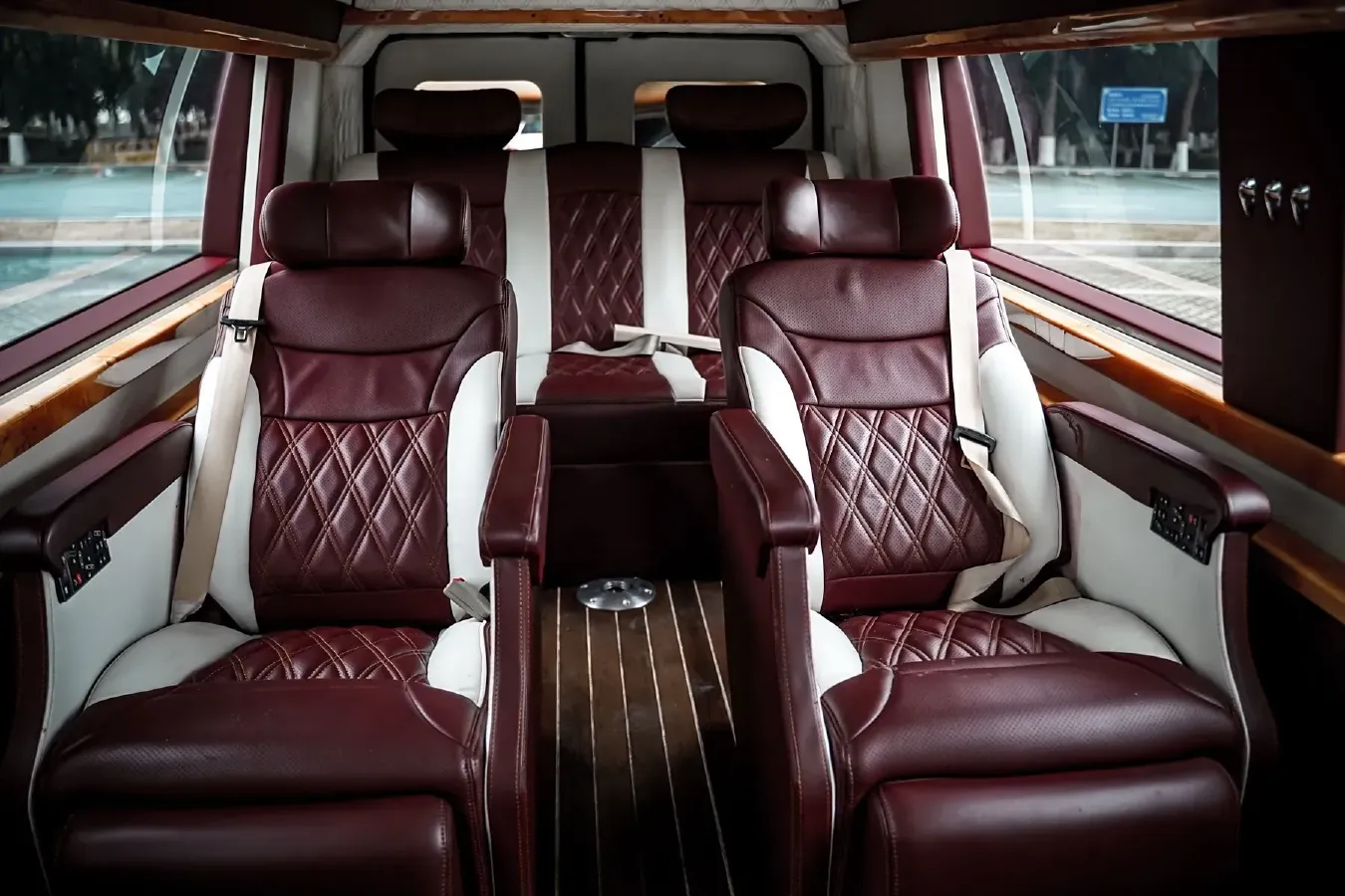 2011 Ford E350 5.4L 258HP V8 5AT,autocango,china used car exporter,china ev exporter,chinese used car exporter,chinese used ev exporter