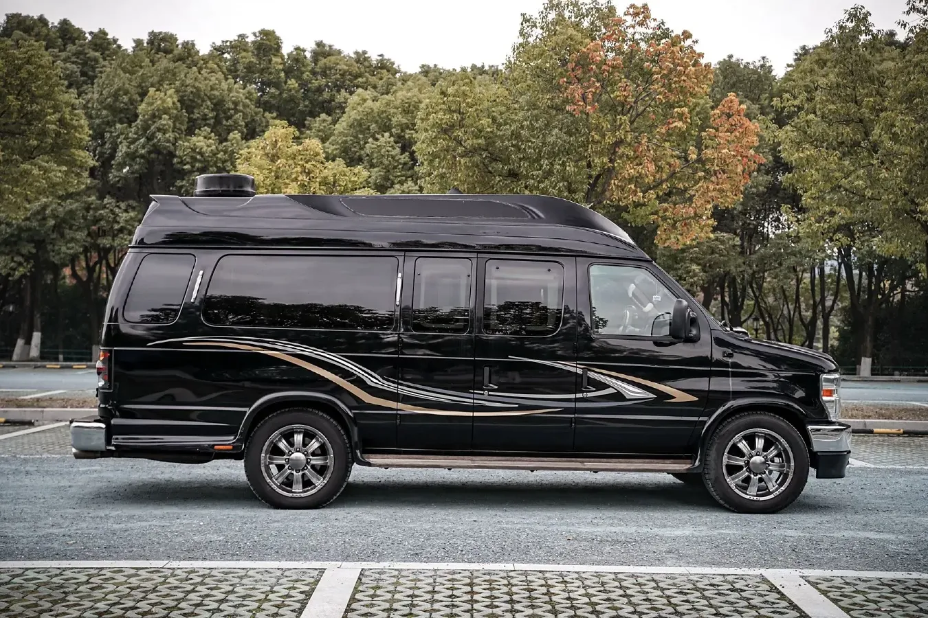 2011 Ford E350 5.4L 258HP V8 5AT,autocango,china used car exporter,china ev exporter,chinese used car exporter,chinese used ev exporter