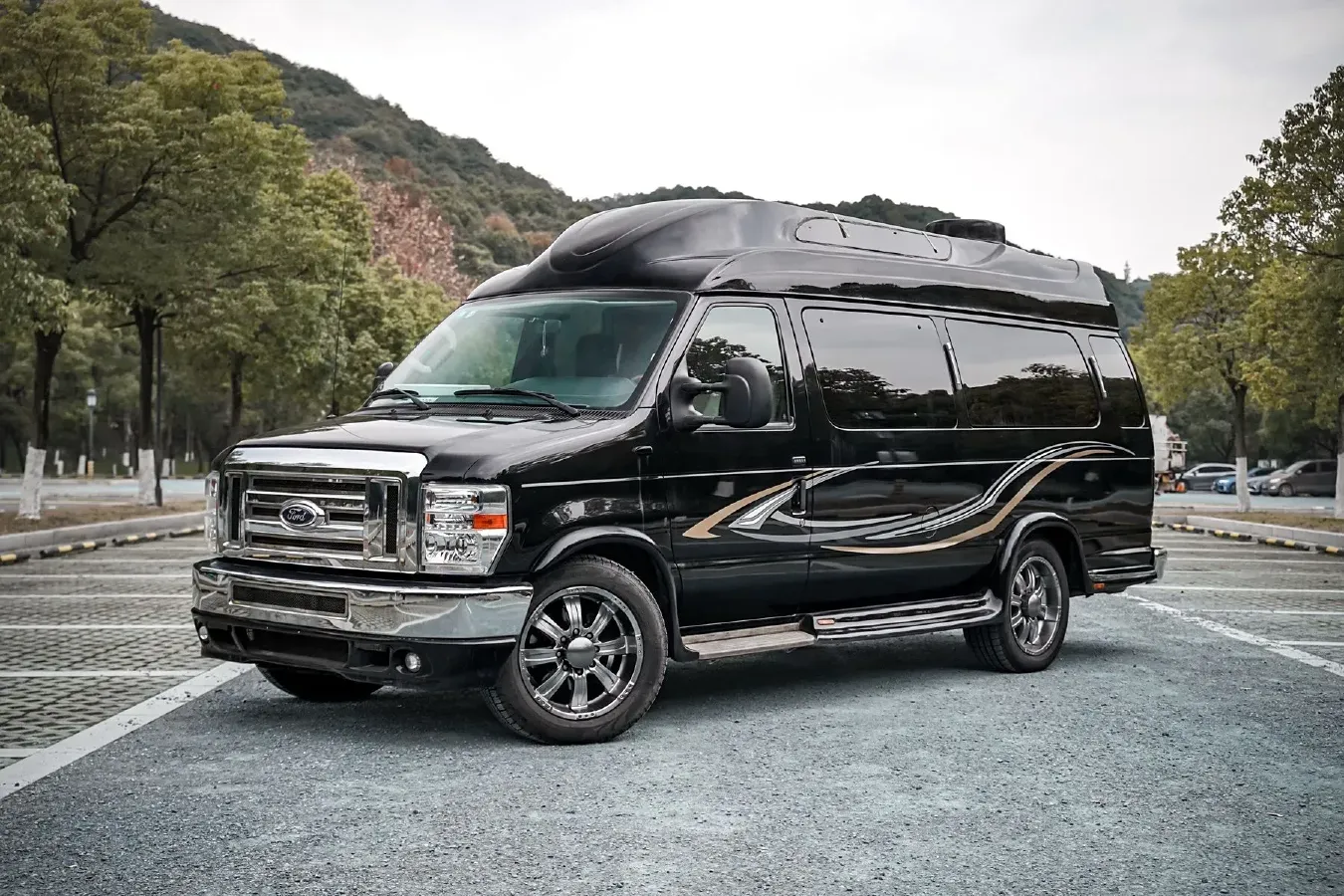 2011 Ford E350 5.4L 258HP V8 5AT,autocango,china used car exporter,china ev exporter,chinese used car exporter,chinese used ev exporter