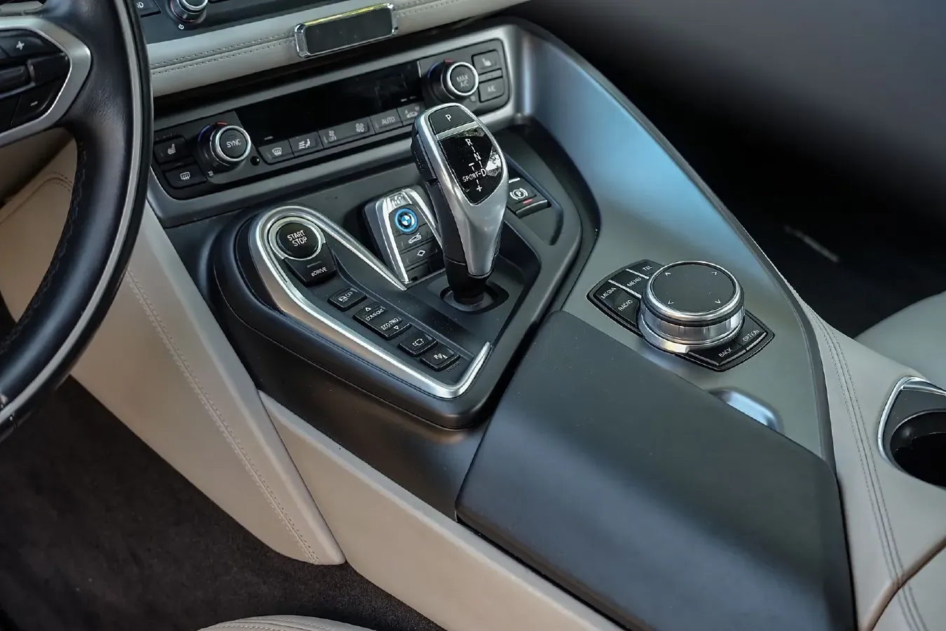 2014 BMW i8 1.5T 231HP L3 6AT PHEV 7.1KWH,autocango,china used car exporter,china ev exporter,chinese used car exporter,chinese used ev exporter