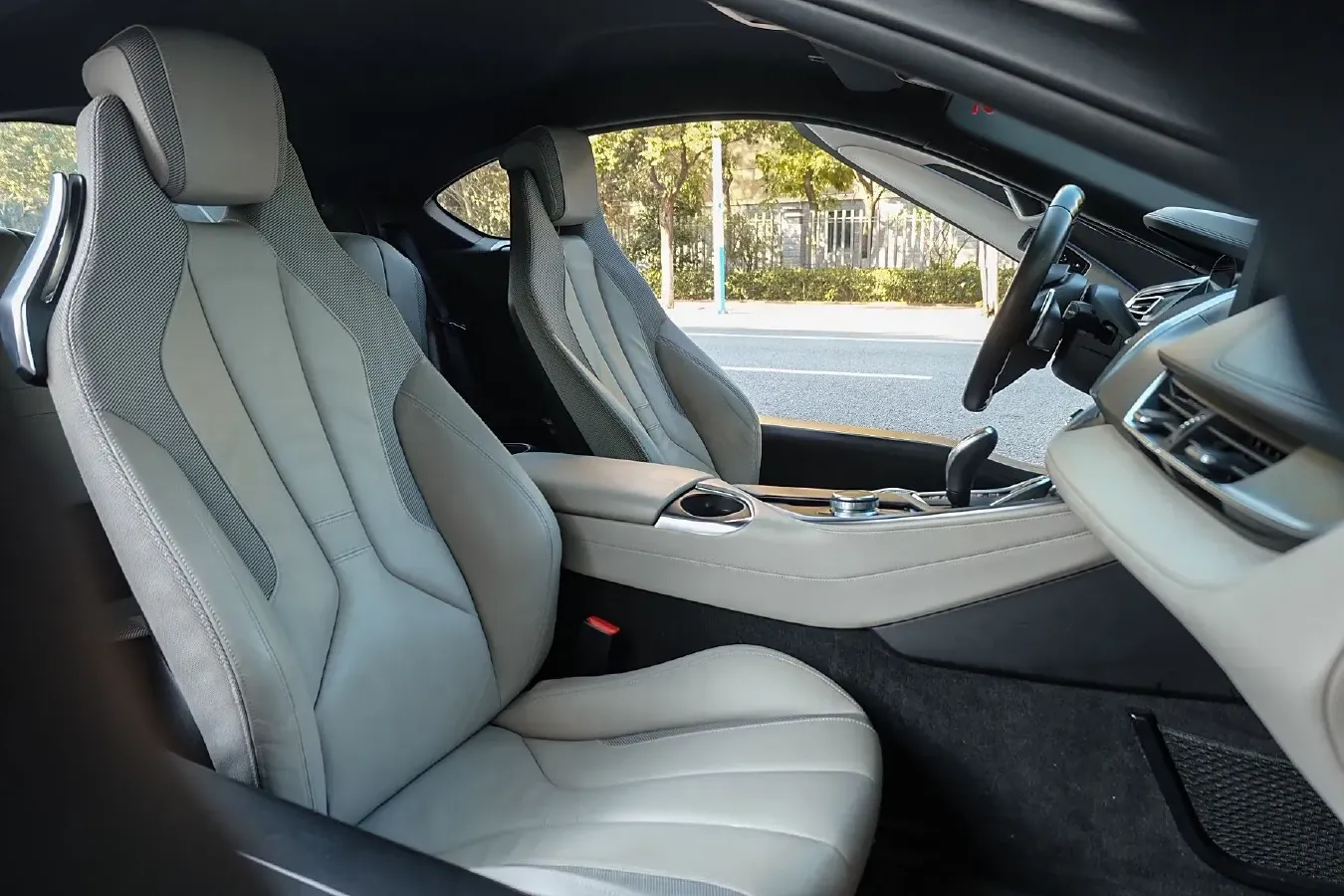 2014 BMW i8 1.5T 231HP L3 6AT PHEV 7.1KWH,autocango,china used car exporter,china ev exporter,chinese used car exporter,chinese used ev exporter