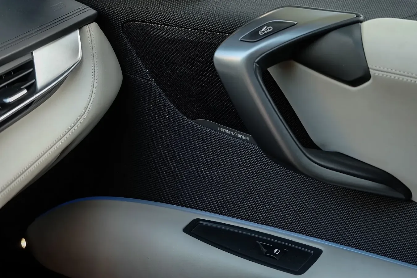 2014 BMW i8 1.5T 231HP L3 6AT PHEV 7.1KWH,autocango,china used car exporter,china ev exporter,chinese used car exporter,chinese used ev exporter