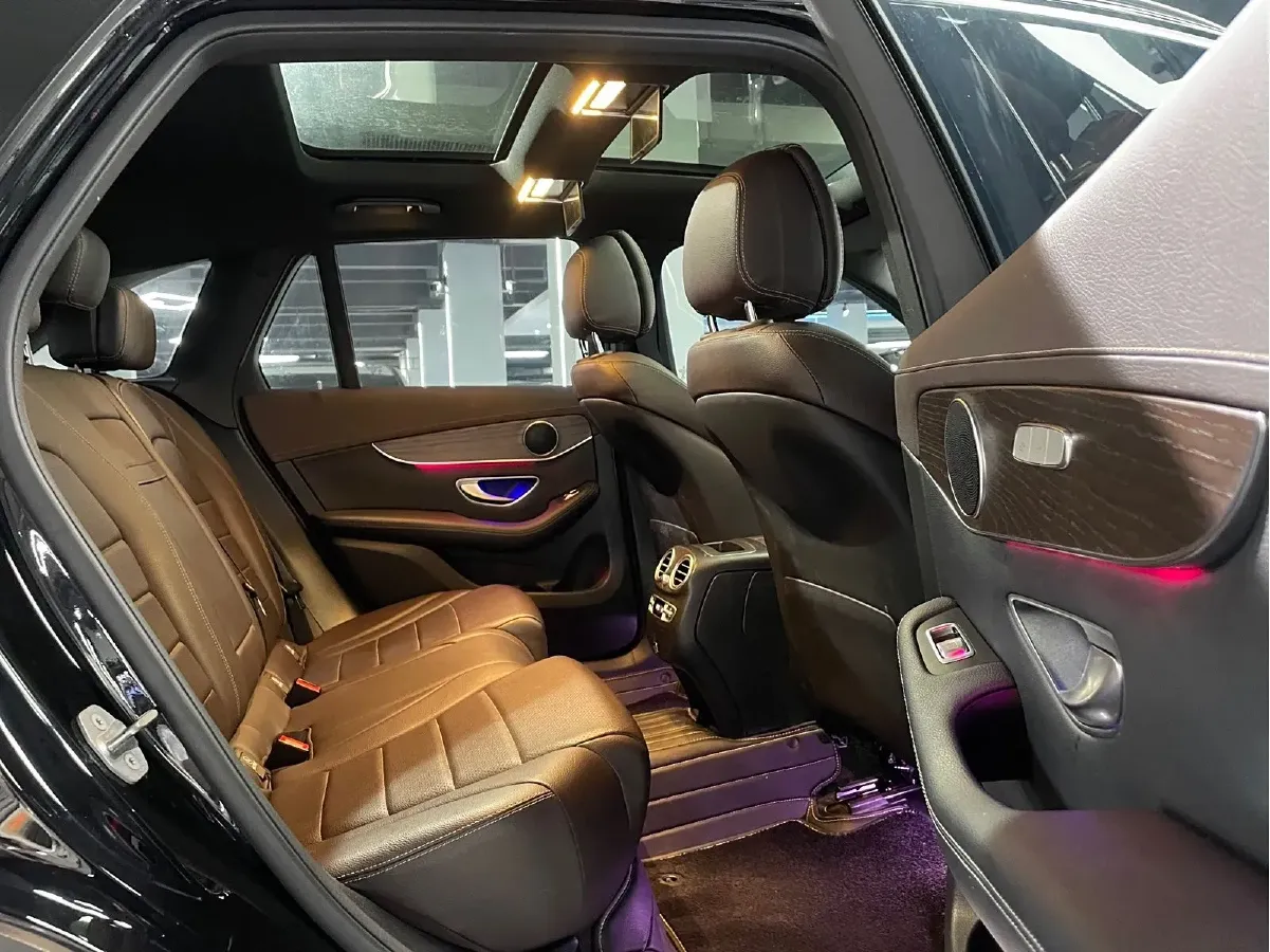 2021 Mercedes-Benz GLC Class 2.0T 197HP L4 9AT,autocango,china used car exporter,china ev exporter,chinese used car exporter,chinese used ev exporter