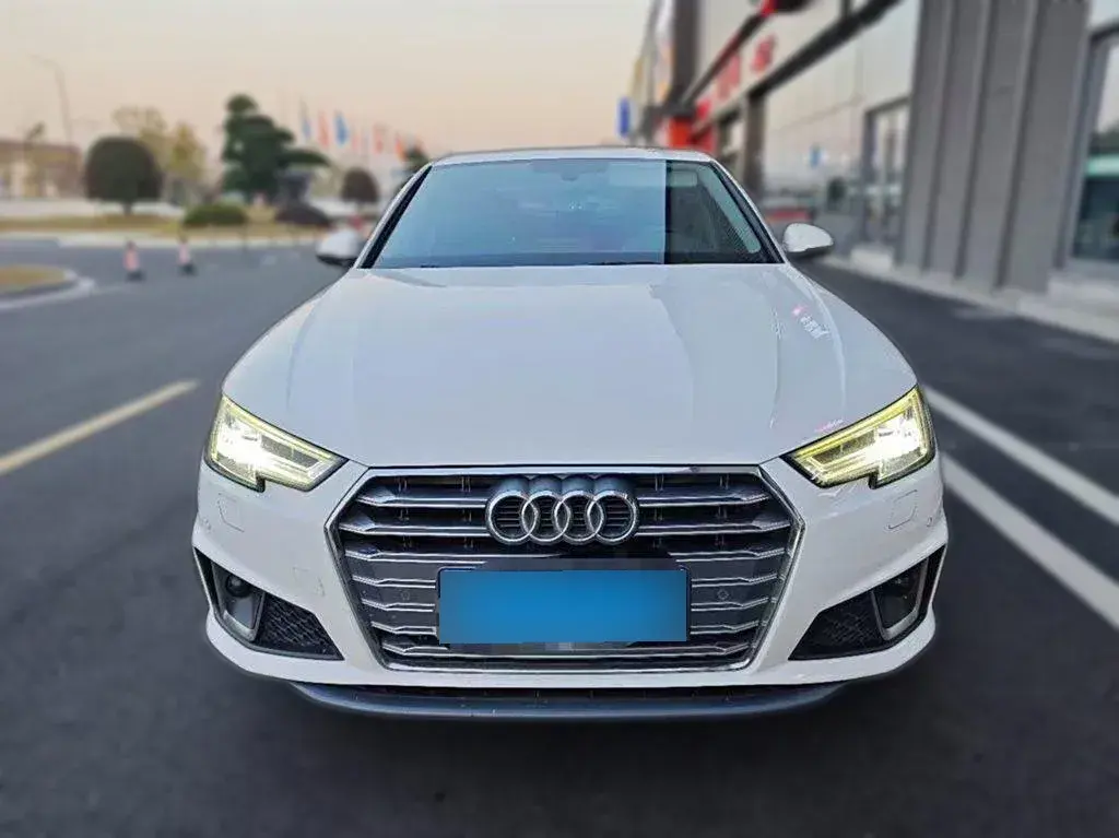 2019 Audi A4L 2.0T 190HP L4 7DCT