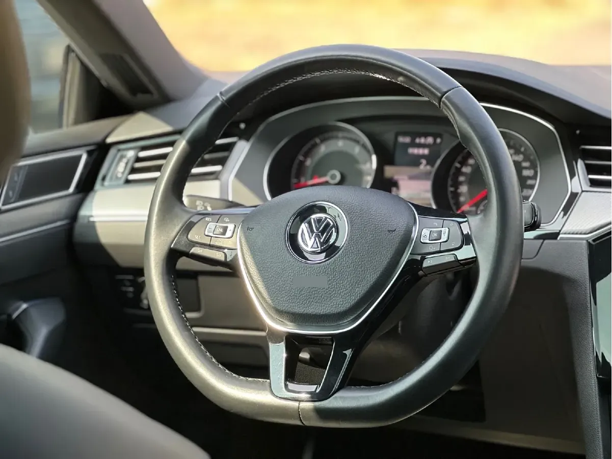 2020 Volkswagen CC 2.0T 186HP L4 7DCT,autocango,china used car exporter,china ev exporter,chinese used car exporter,chinese used ev exporter