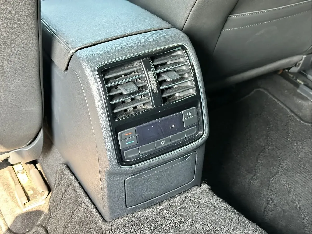 2020 Volkswagen CC 2.0T 186HP L4 7DCT,autocango,china used car exporter,china ev exporter,chinese used car exporter,chinese used ev exporter