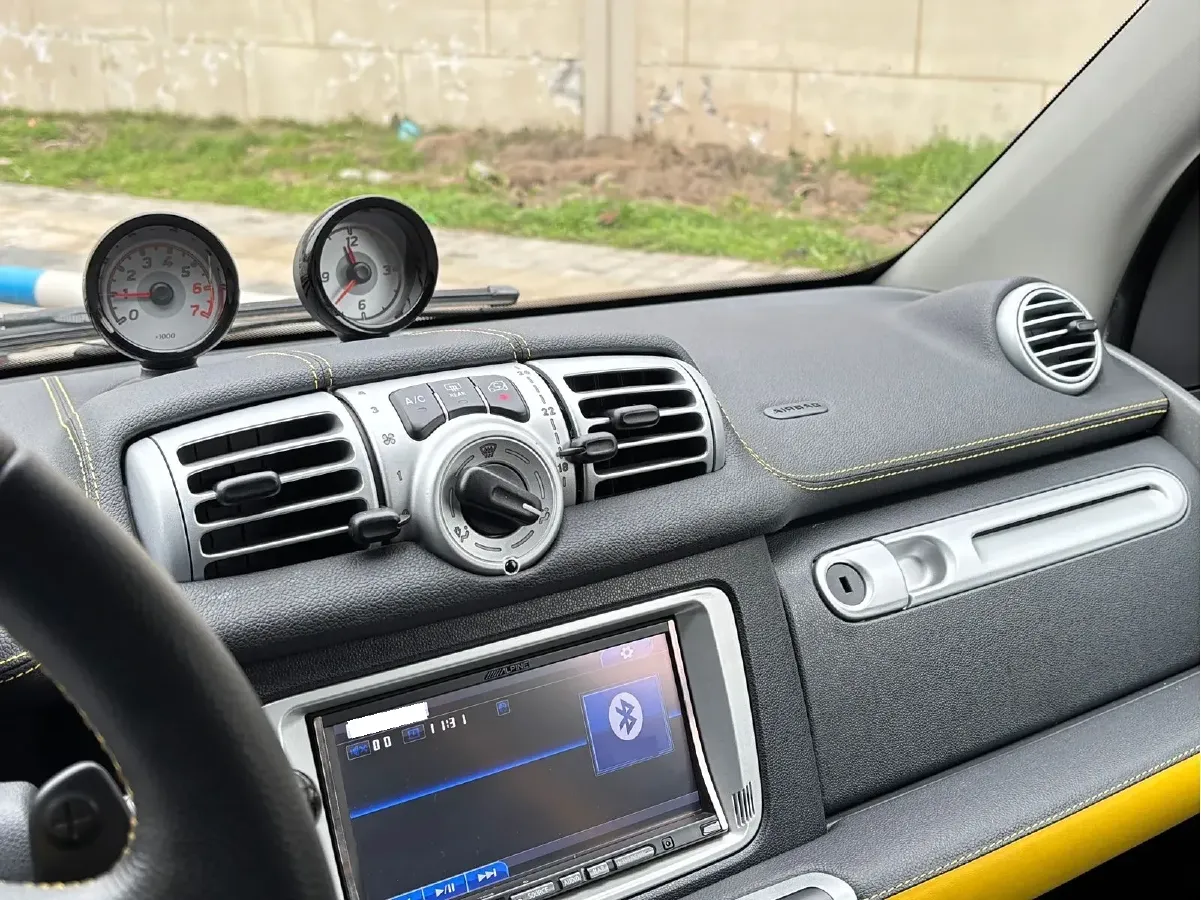 2013 Smart smart fortwo 1.0T 84HP L3 5AMT,autocango,china used car exporter,china ev exporter,chinese used car exporter,chinese used ev exporter