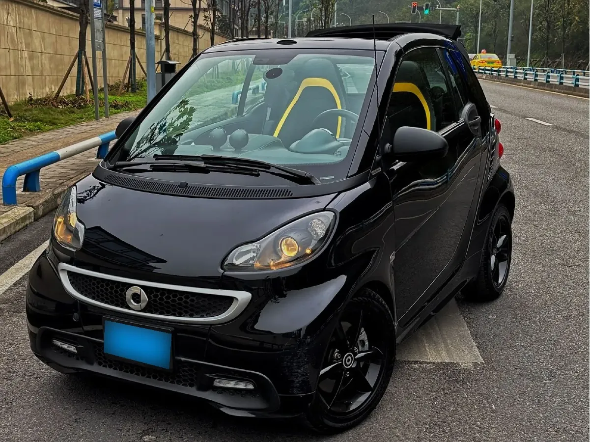 2013 Smart smart fortwo 1.0T 84HP L3 5AMT,autocango,china used car exporter,china ev exporter,chinese used car exporter,chinese used ev exporter