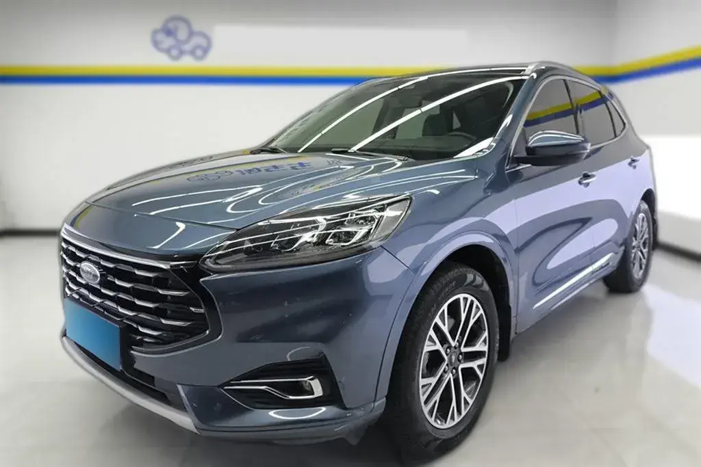 2020 Ford Escape 2.0T 248HP L4 8AT