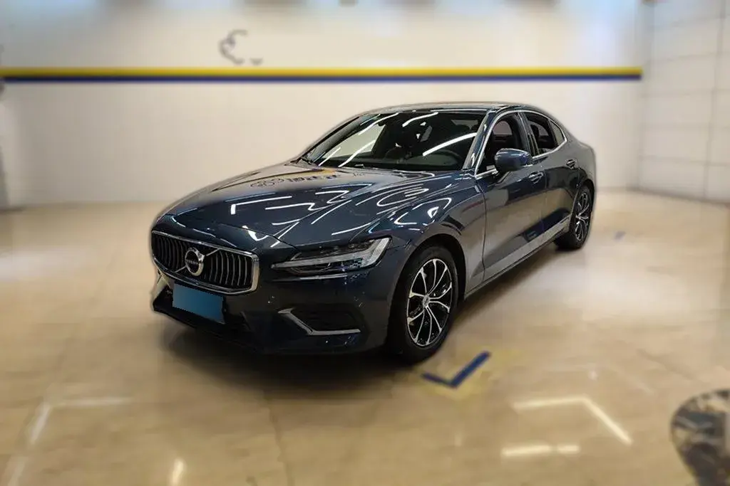 2021 Volvo S60 2.0T 190HP L4 8AT