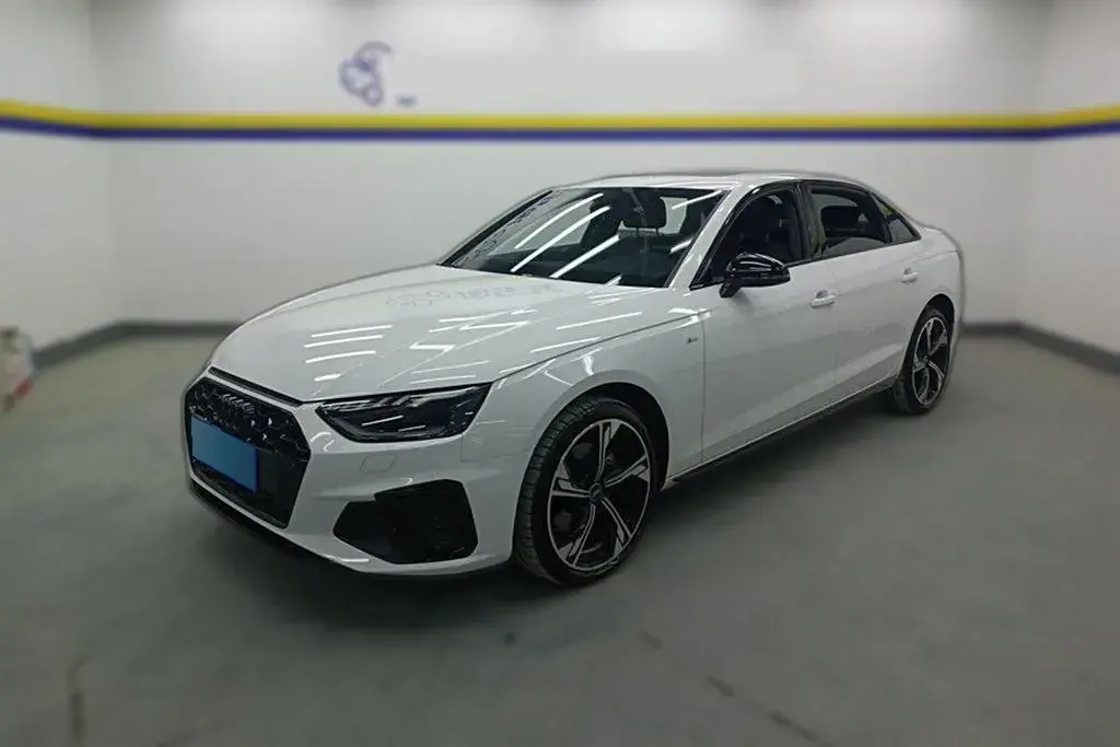 2024 Audi A4L 2.0T 190HP L4 7DCT