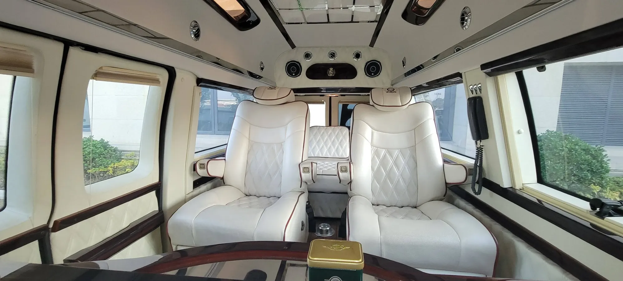 2011 Ford E350 5.4L 258HP V8 5AT,autocango,china used car exporter,china ev exporter,chinese used car exporter,chinese used ev exporter