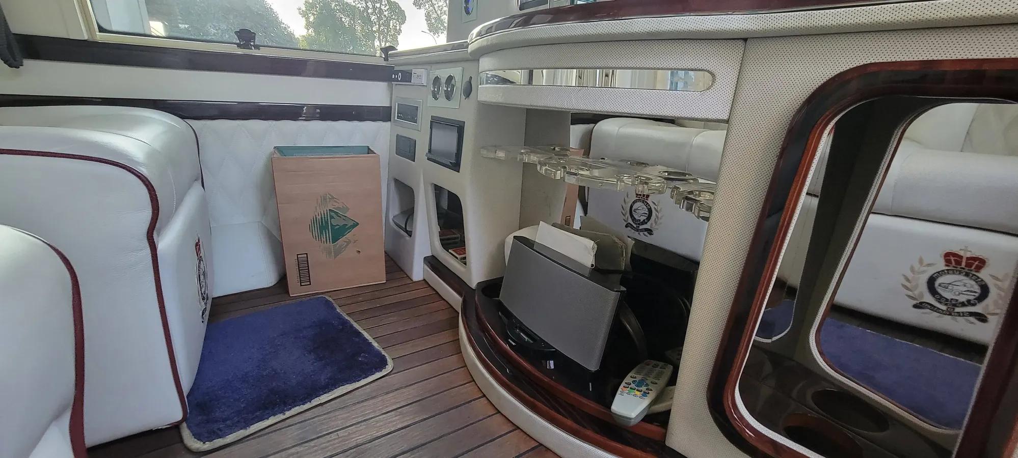 2011 Ford E350 5.4L 258HP V8 5AT,autocango,china used car exporter,china ev exporter,chinese used car exporter,chinese used ev exporter