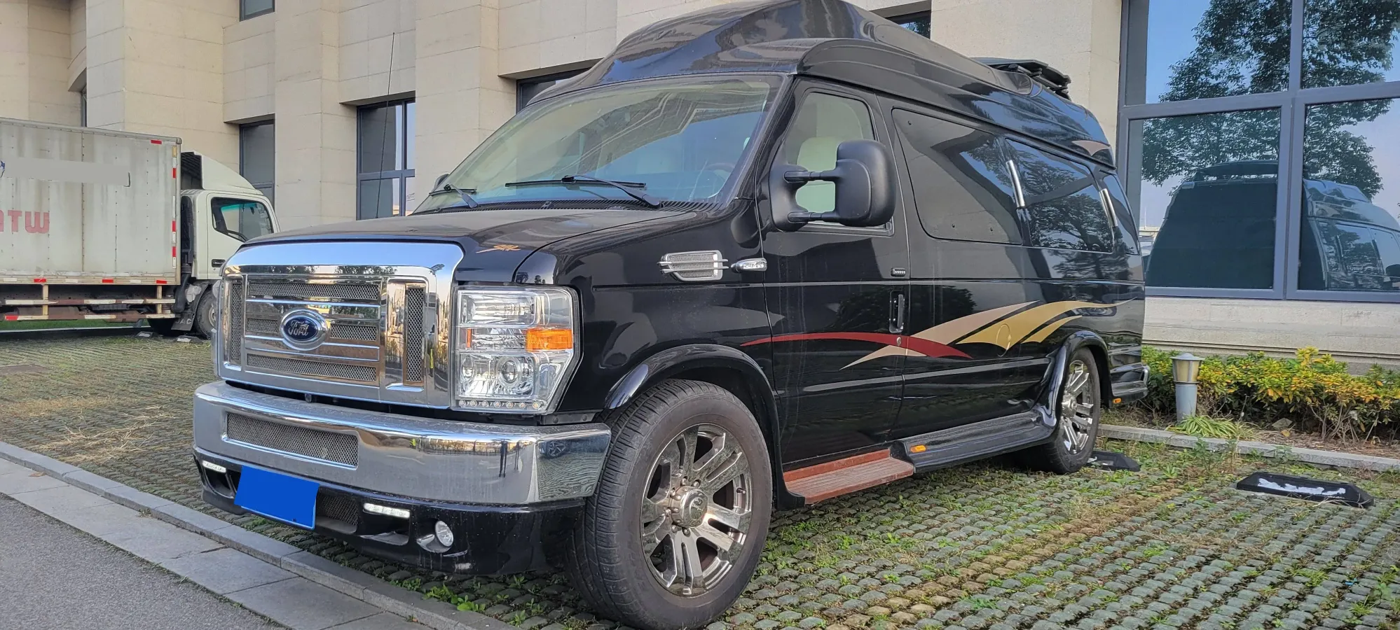 2011 Ford E350 5.4L 258HP V8 5AT,autocango,china used car exporter,china ev exporter,chinese used car exporter,chinese used ev exporter