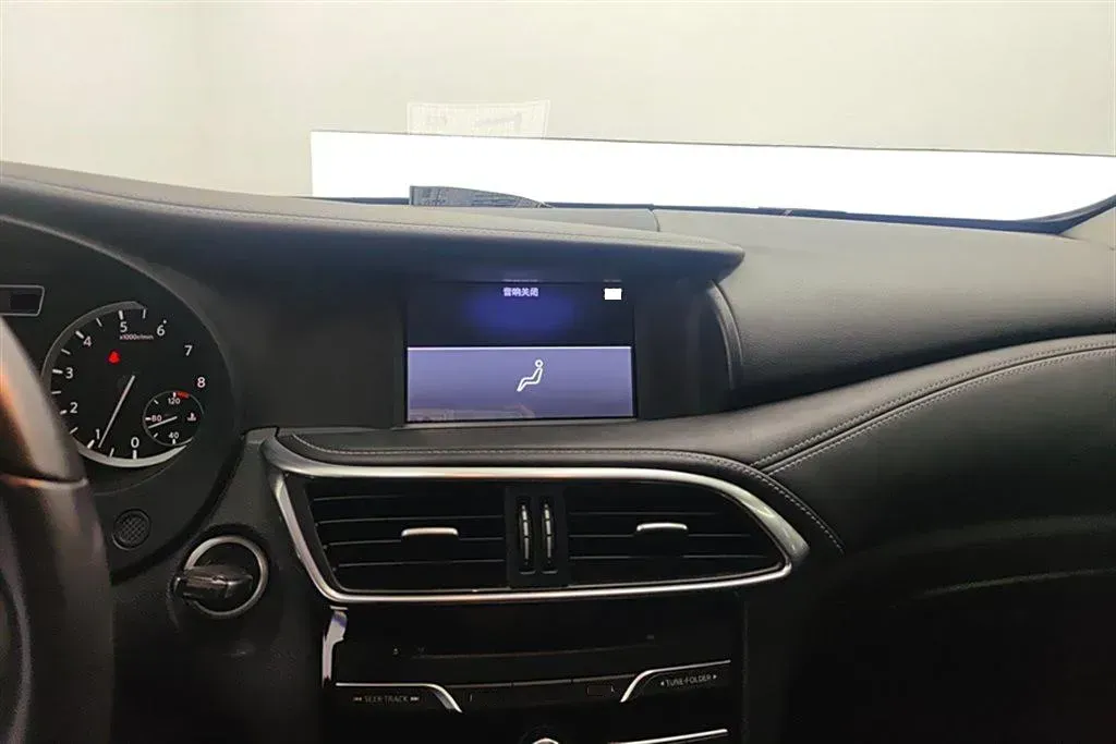 2017 Infiniti QX30 2.0T 211HP L4 7DCT,autocango,china used car exporter,china ev exporter,chinese used car exporter,chinese used ev exporter