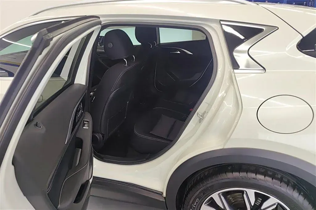 2017 Infiniti QX30 2.0T 211HP L4 7DCT,autocango,china used car exporter,china ev exporter,chinese used car exporter,chinese used ev exporter