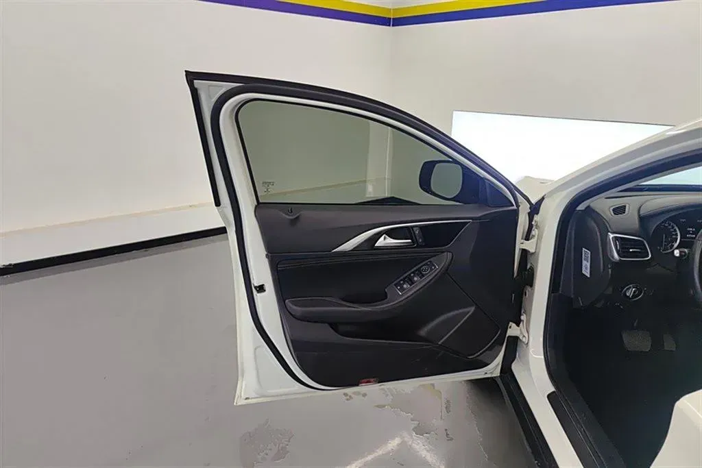 2017 Infiniti QX30 2.0T 211HP L4 7DCT,autocango,china used car exporter,china ev exporter,chinese used car exporter,chinese used ev exporter