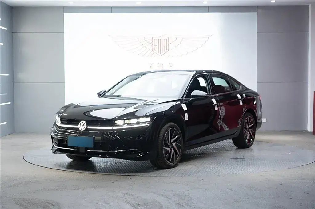 2024 Volkswagen Magotan 2.0T 220HP L4 7DCT