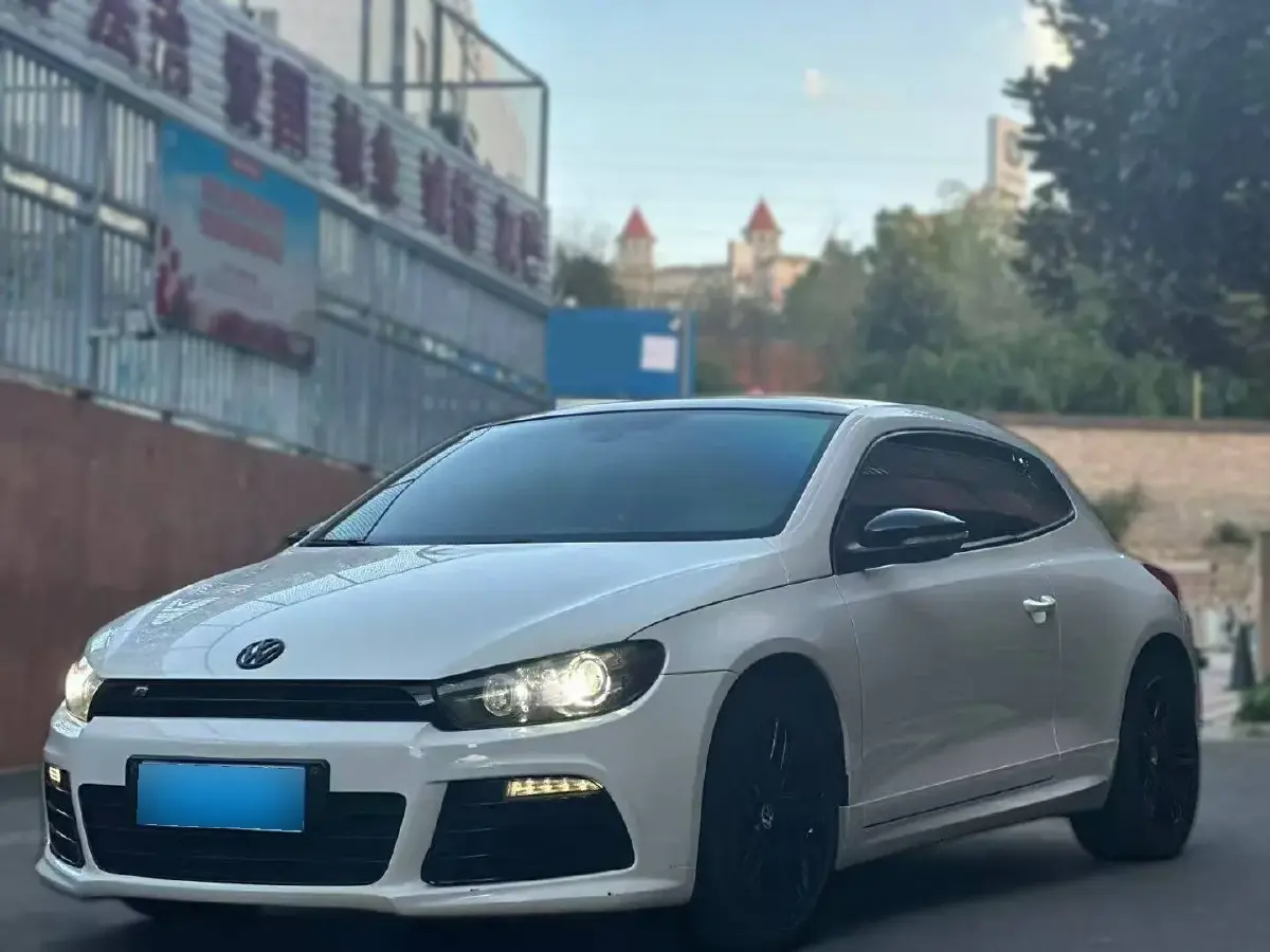 2011 Volkswagen Scirocco 2.0T 256HP L4 6DCT