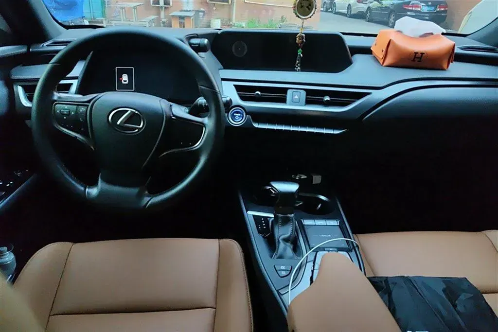 2020 Lexus UX 2.0L 146HP L4 E-CVT Hybrid,autocango,china used car exporter,china ev exporter,chinese used car exporter,chinese used ev exporter