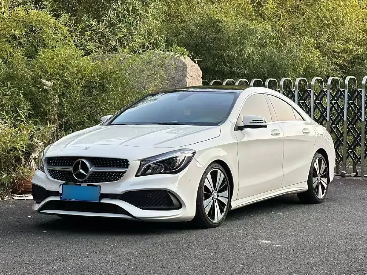 2016 Mercedes-Benz CLA Class 1.6T 156HP L4 7DCT