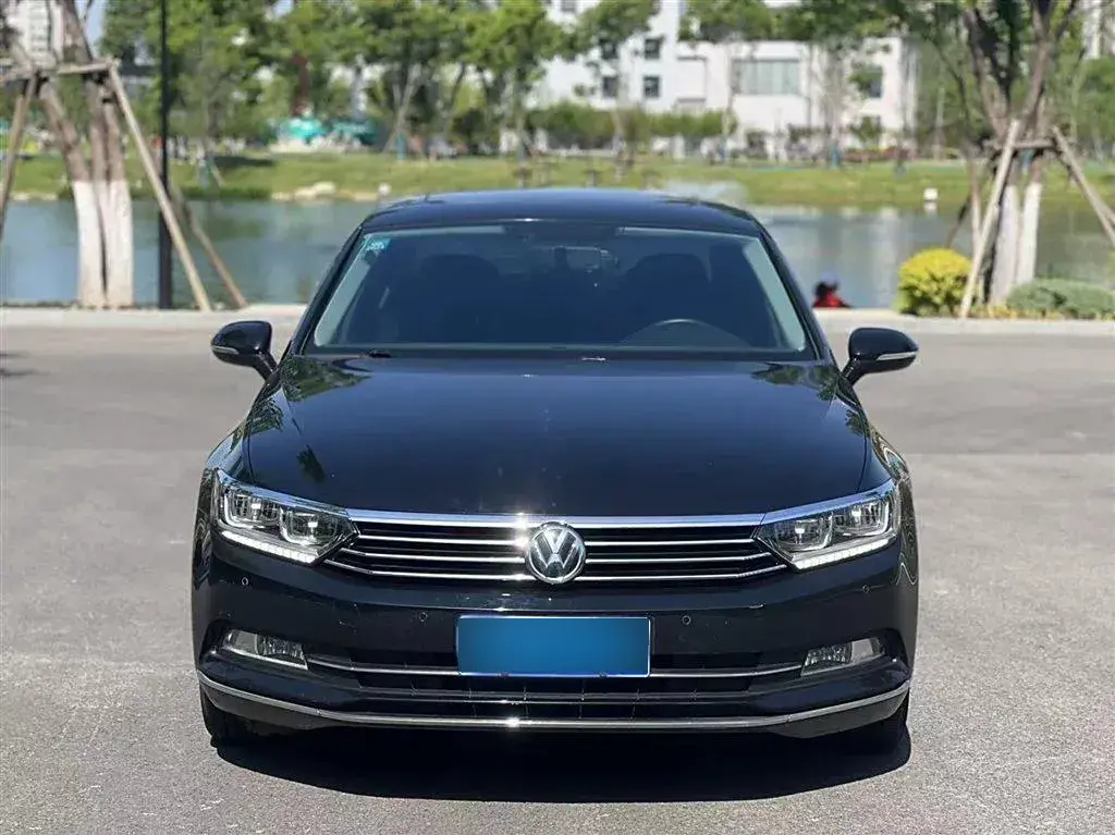 2019 Volkswagen Magotan 2.0T 186HP L4 7DCT,autocango,china used car exporter,china ev exporter,chinese used car exporter,chinese used ev exporter