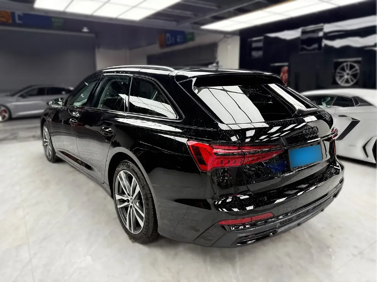 2022 Audi A6 2.0T 245HP L4 7DCT,autocango,china used car exporter,china ev exporter,chinese used car exporter,chinese used ev exporter