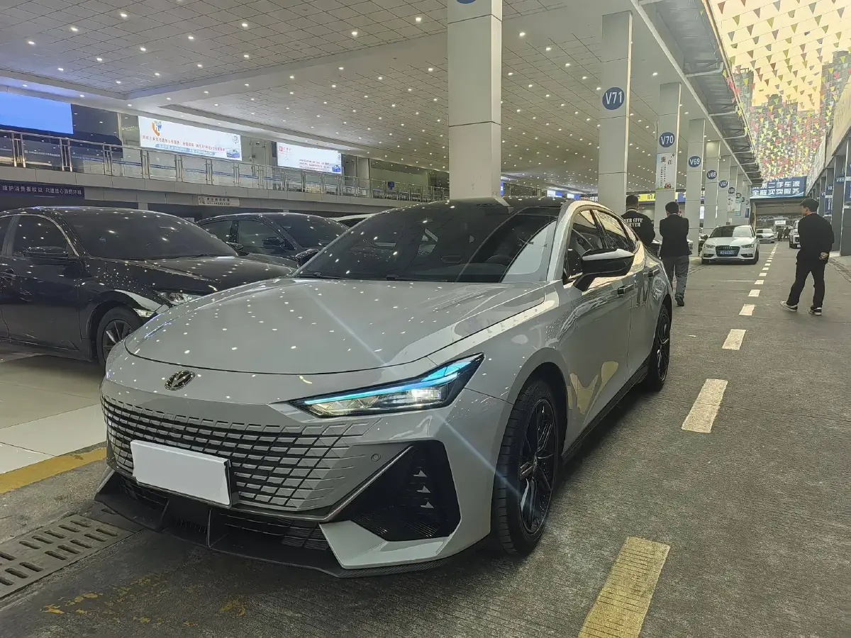 2023 ChangAn UNI-V 1.5T 188HP L4 7DCT