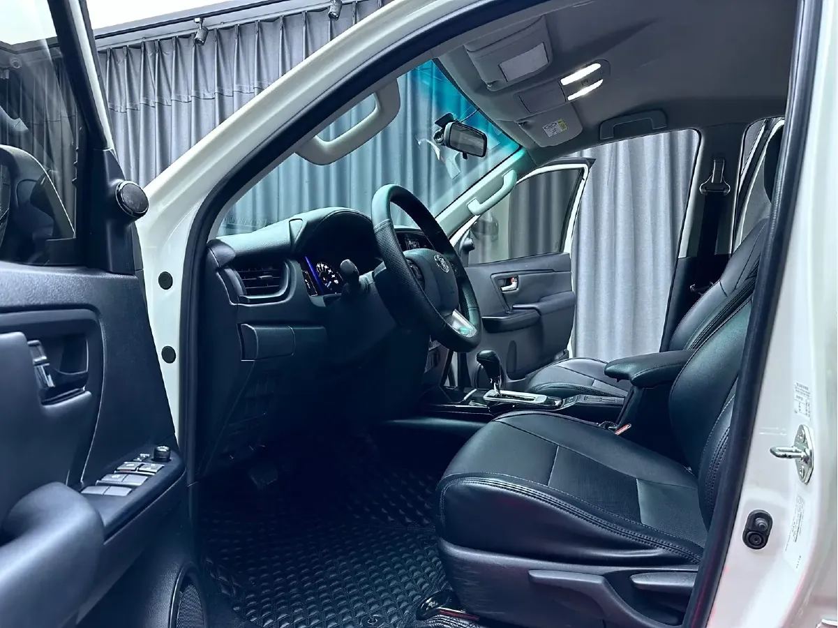 2016 Toyota Fortuner 2.7L 163HP L4 6AT,autocango,china used car exporter,china ev exporter,chinese used car exporter,chinese used ev exporter