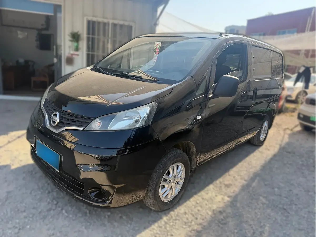 2013 Nissan NV200 1.6L 113HP L4 5MT