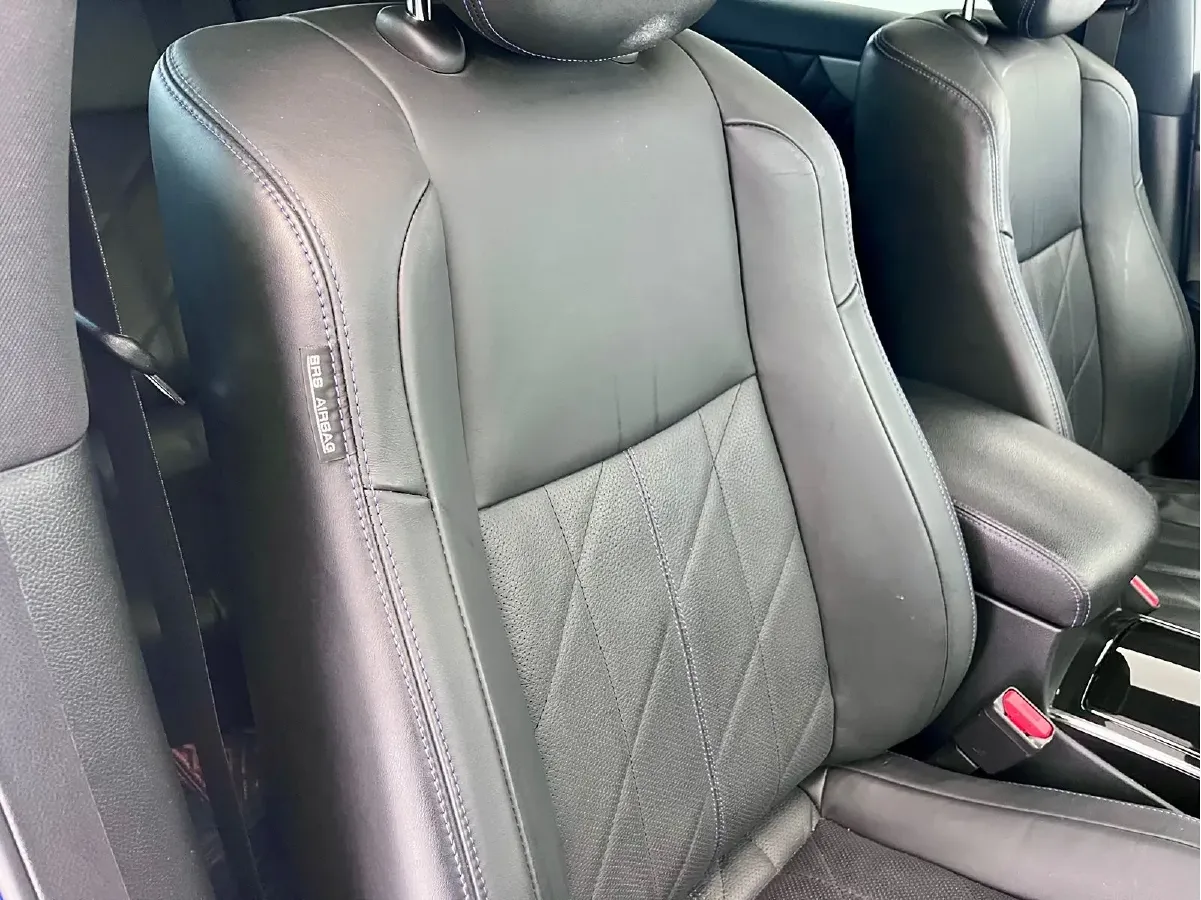 2015 Infiniti QX70 3.7L 351HP V6 7AT,autocango,china used car exporter,china ev exporter,chinese used car exporter,chinese used ev exporter