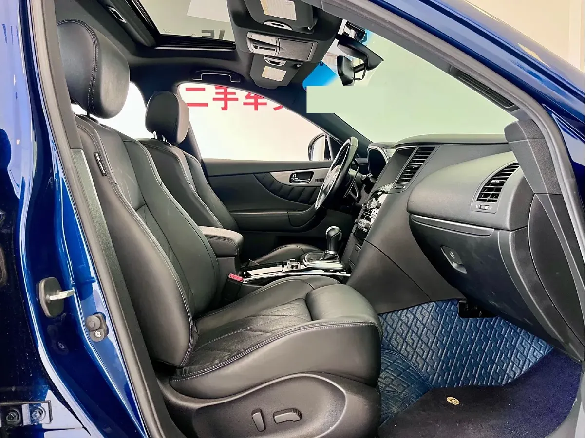 2015 Infiniti QX70 3.7L 351HP V6 7AT,autocango,china used car exporter,china ev exporter,chinese used car exporter,chinese used ev exporter